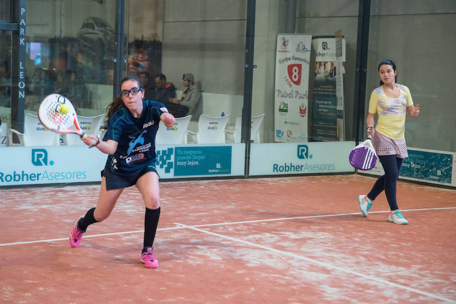 Las mejores imágenes del Torneo Leonoticias de pádel celebrado durante el fin de semana en las instalaciones de Pádel Park