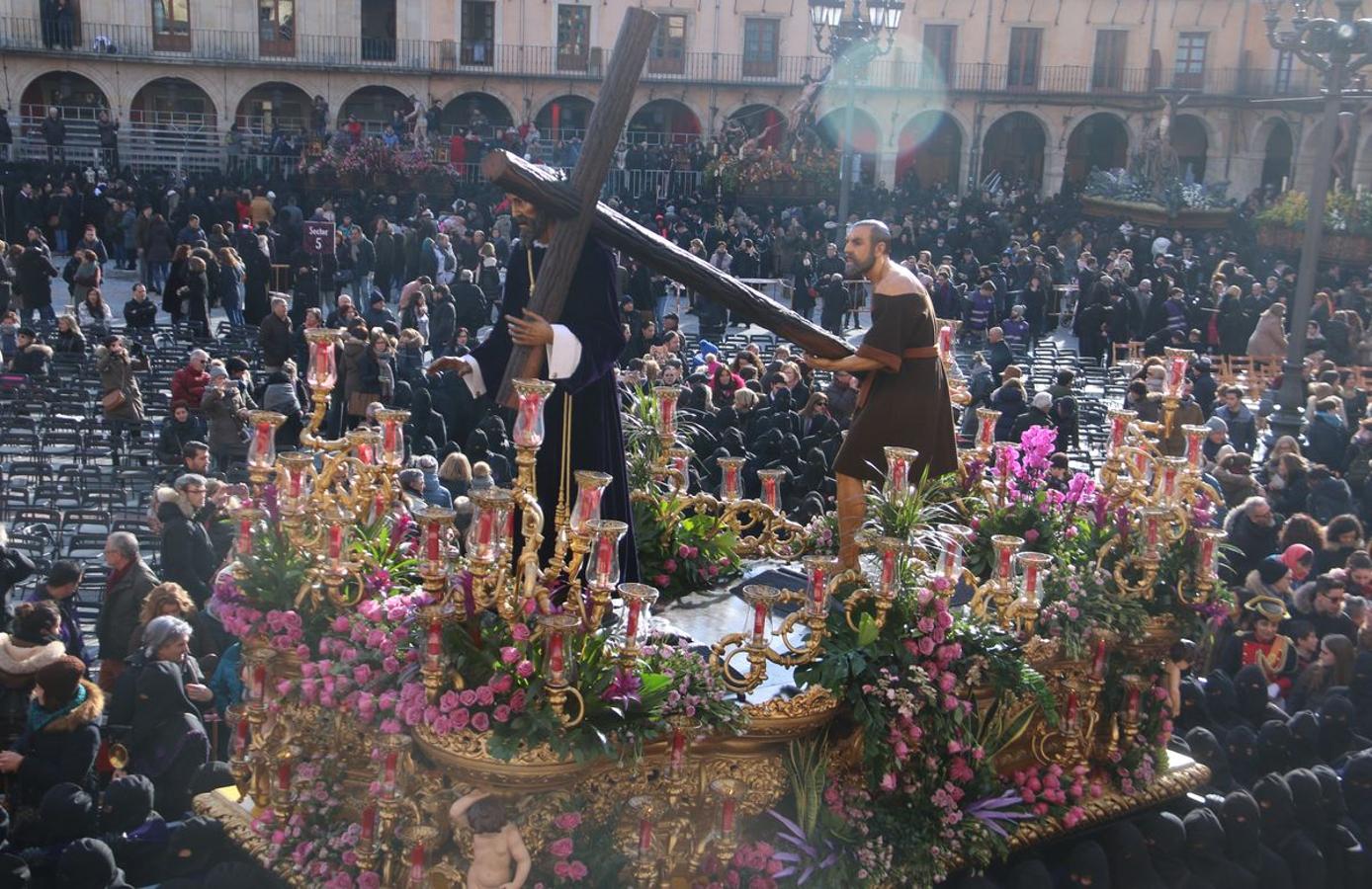 Fotos: Acto del Encuentro en la Plaza Mayor de León