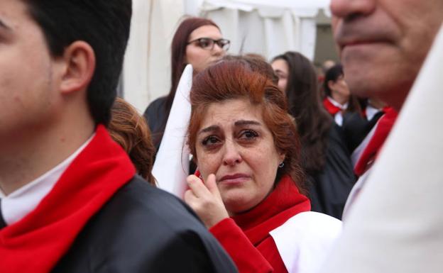 Galería. Desconsuelo tras anunciar la cancelación de la procesión