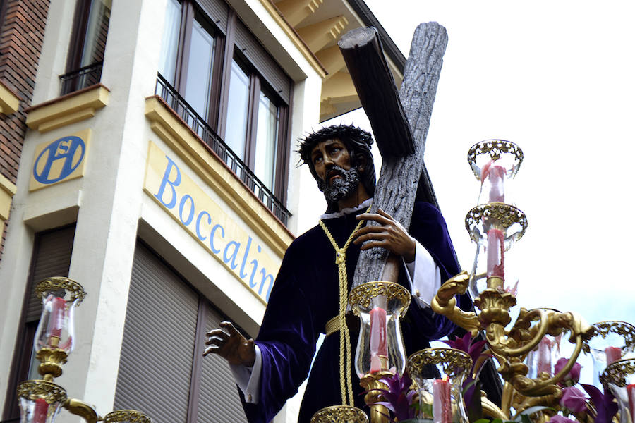 Fotos: La Procesión de los Pasos recorre León