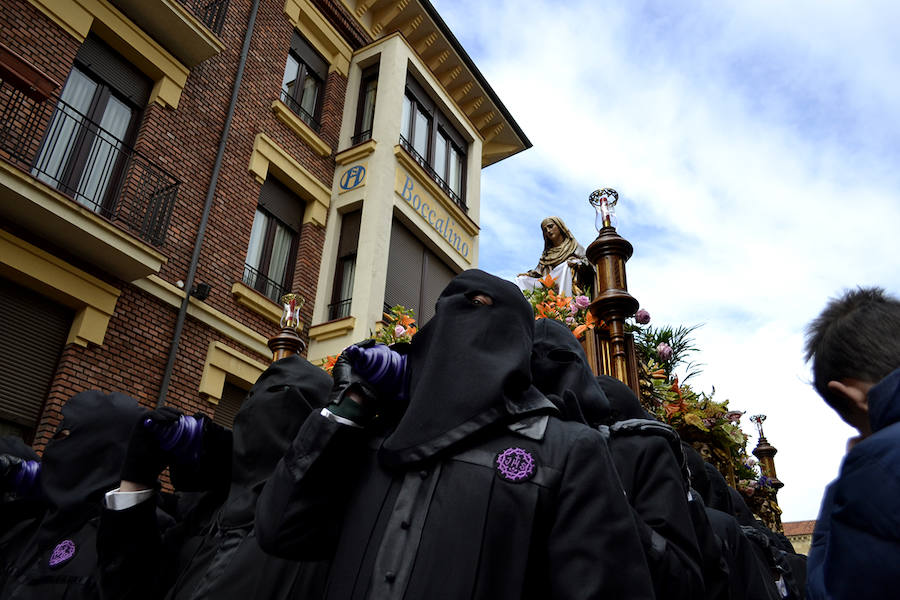 Fotos: La Procesión de los Pasos recorre León