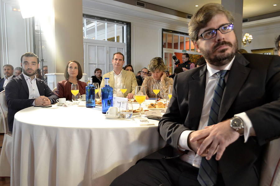 Pablo Yánez (Miembo Comité Ejecutivo Cs), María Castiella (Jefa de Gabinete Cs), Daniel Bardavío (Jefe Prensa Cs), Charo López (Directora Mk. Norte), Francisco Hervías (Ciudadanos).