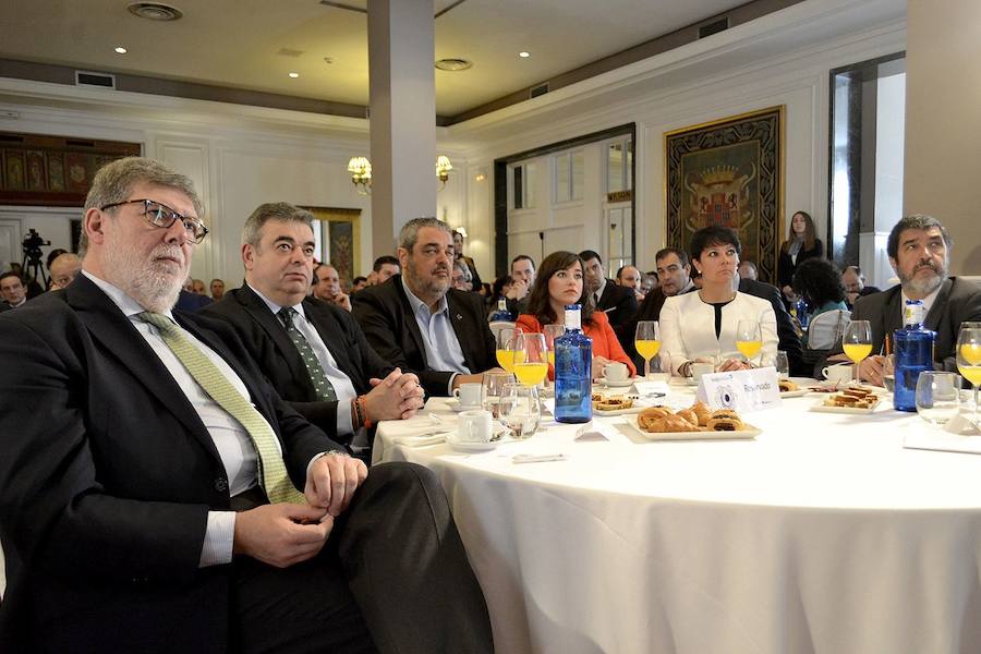 Santiago Aparicio (presidente Cecale), Justo Fernandez (Ciudadanos), Carlos Aganzo (Fundación Vocento), Gemma Villarroel (Ciudadanos), Rosa Luna (Ciudadanos), Manuel Mitadiel (Ciudadanos).