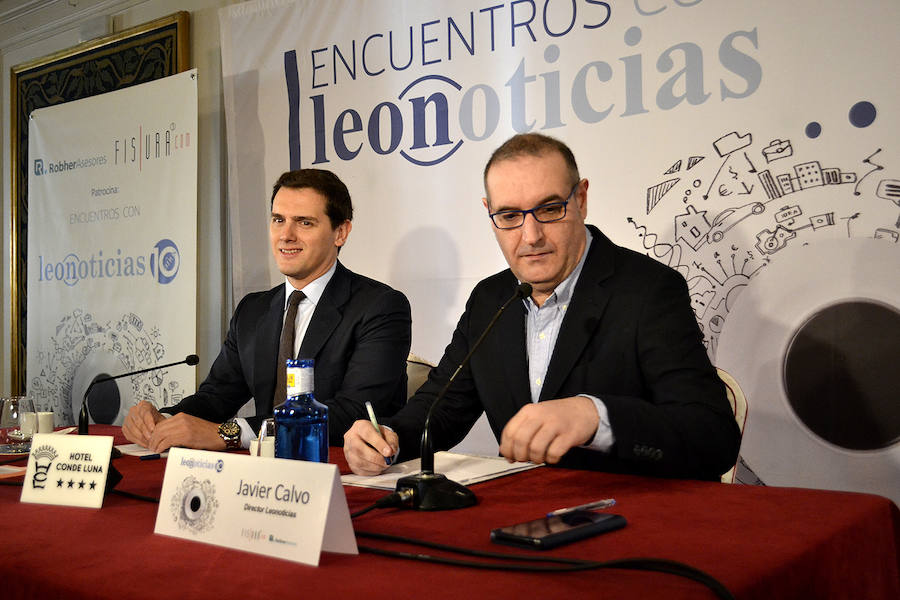 Fotos: Desayuno con Albert Rivera