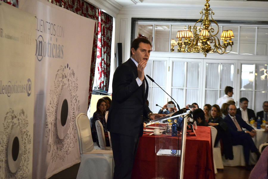 Fotos: Desayuno con Albert Rivera