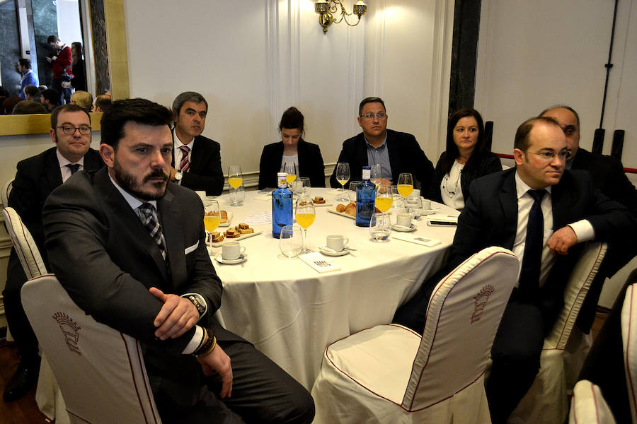 Fotos: Desayuno con Albert Rivera