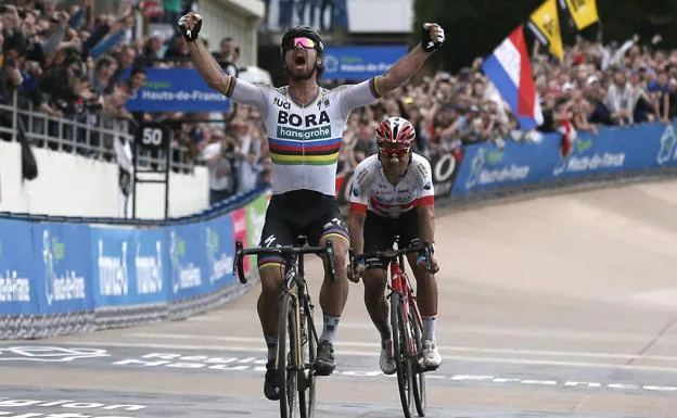 El eslovaco del Bora, Peter Sagan, celebra la victoria. 