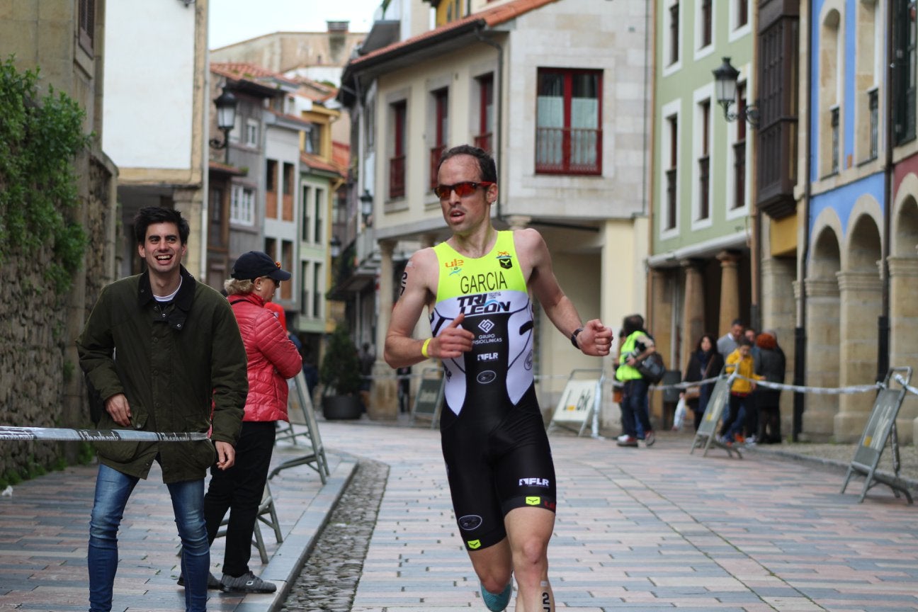 Fotos: El TriLeón, en el Campeonato de España de Duatlón