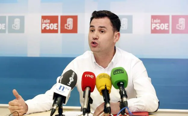 Javier Alfonso Cendón, en una rueda de prensa.