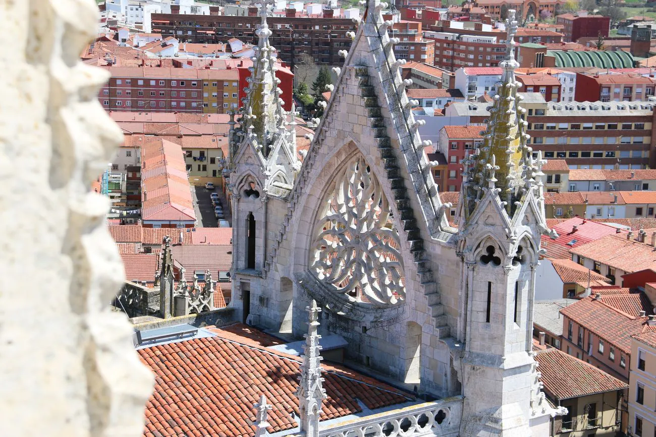 IMágenes de León tomadas desde la última 'terraza' de la torre norte de la Catedral de León.