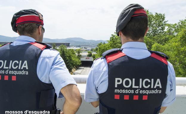 Agentes de los Mossos de Esquadra.