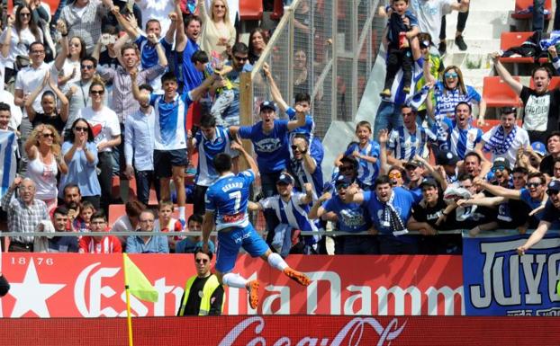 Gerard Moreno celebra uno de sus dos goles ante el Girona.