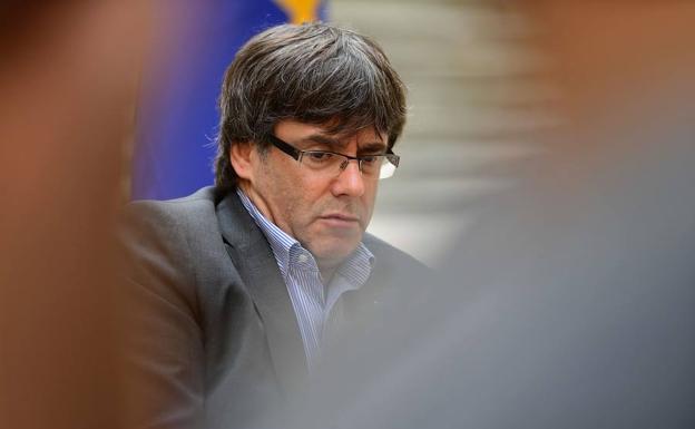 Puigdemont: «Censura y exilio son los dragones que han intentado malograrnos»