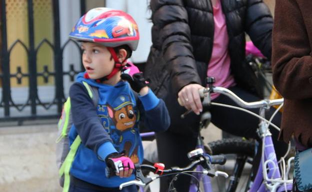 Los más pequeños se sumaron a la Bicicrítica. 