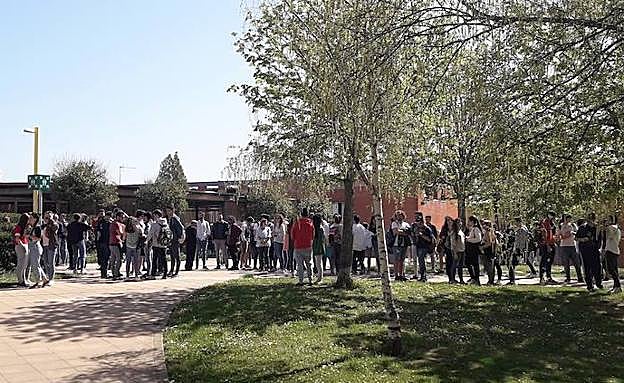 Simulacro de desalojo en la Factulad de Económicas. 