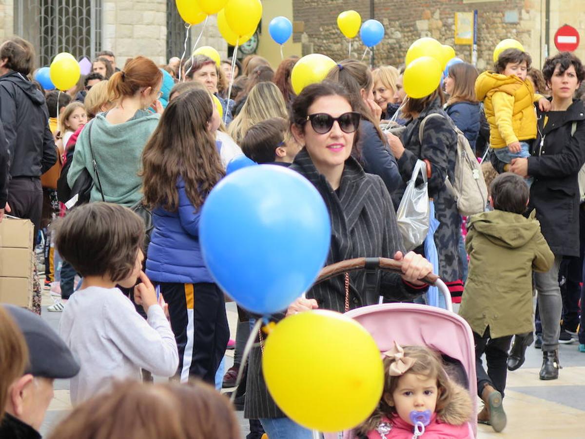 Fotos: Suelta de globos del Colegio Santa Teresa