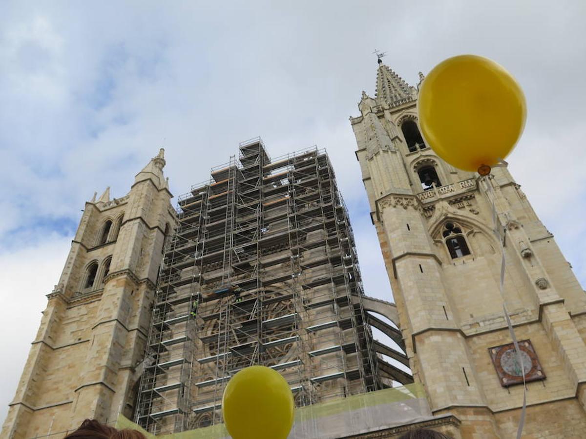 Fotos: Suelta de globos del Colegio Santa Teresa