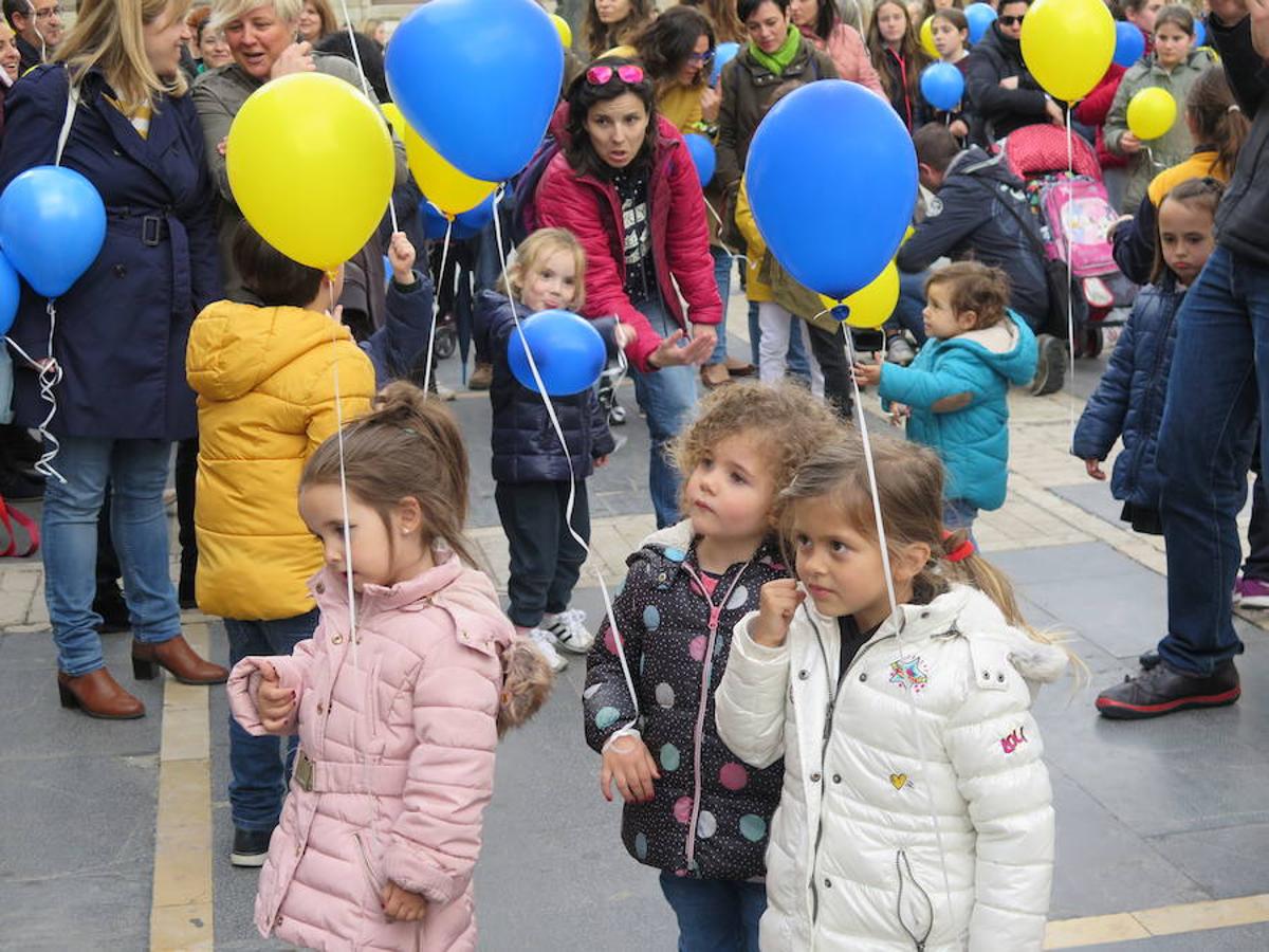 Fotos: Suelta de globos del Colegio Santa Teresa