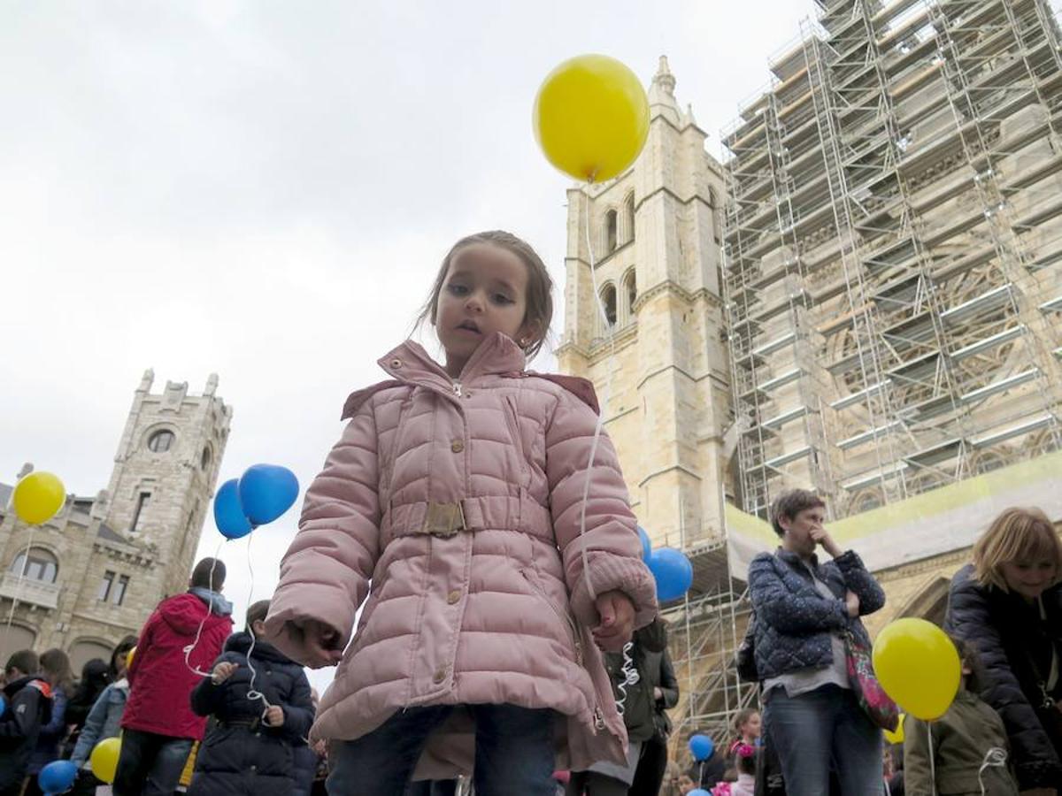 Fotos: Suelta de globos del Colegio Santa Teresa