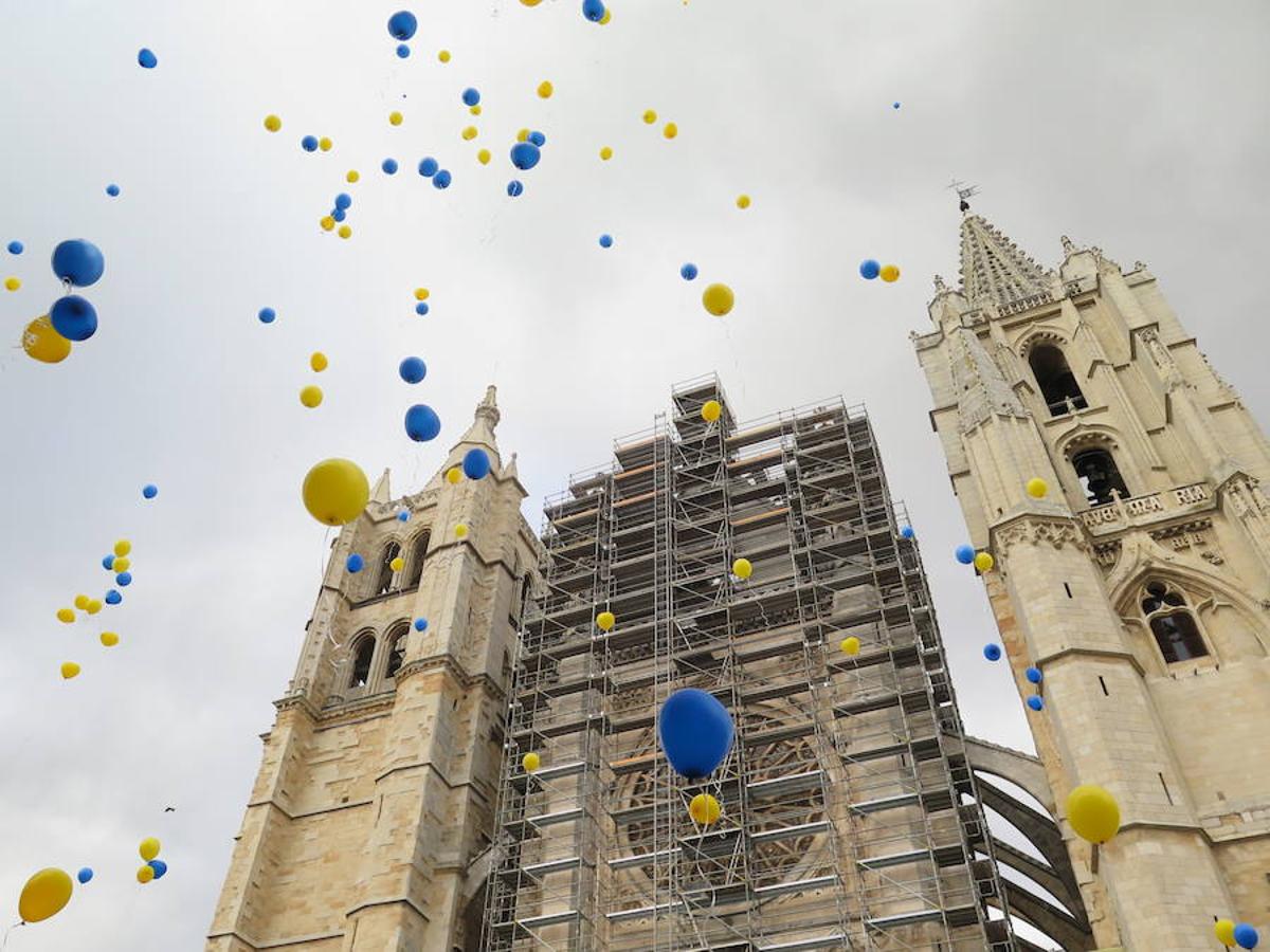 Fotos: Suelta de globos del Colegio Santa Teresa