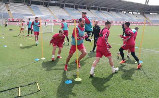 Último entrenamiento de la Cultural antes de partir a Alcorcón.