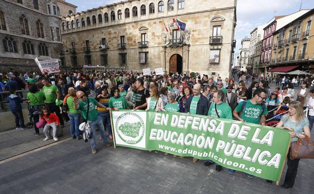 Galería. Manifestación en León por la defensa de la educación pública. 