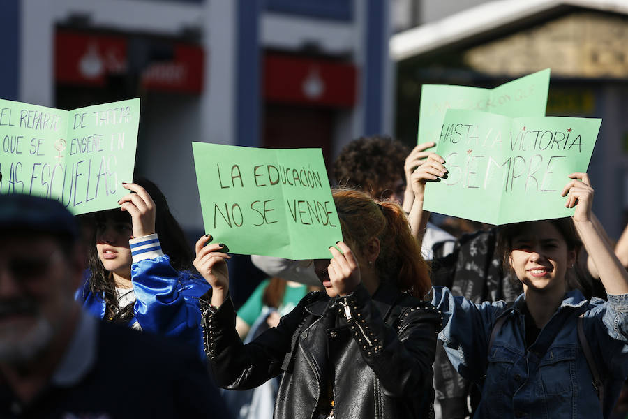 Fotos: Manifestación en León por la defensa de la educación pública