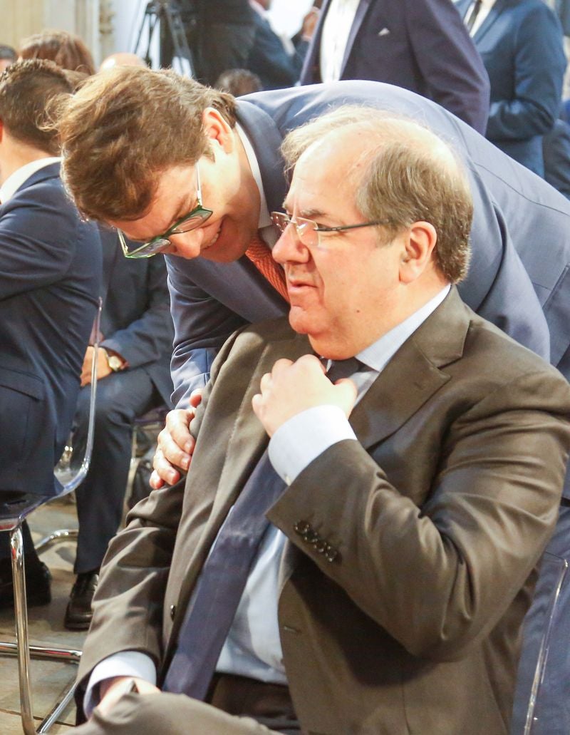 Pleno de las Cortes por la presentación del informe anual del Procurador del Común en la capilla del Colegio Fonseca de Salamanca