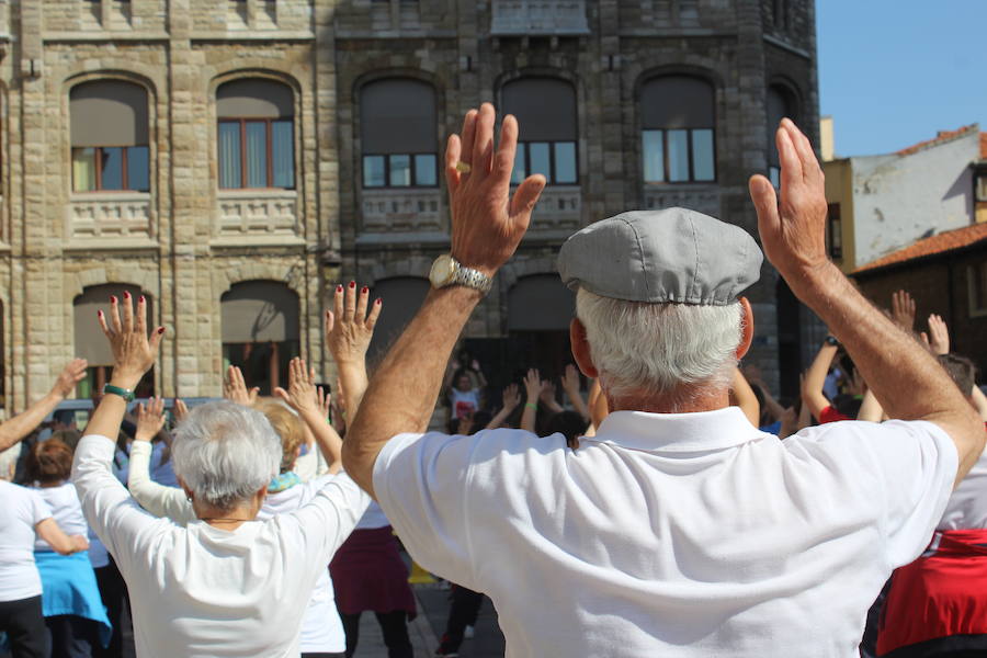 Fotos: Imágenes de la clase intergeneracional