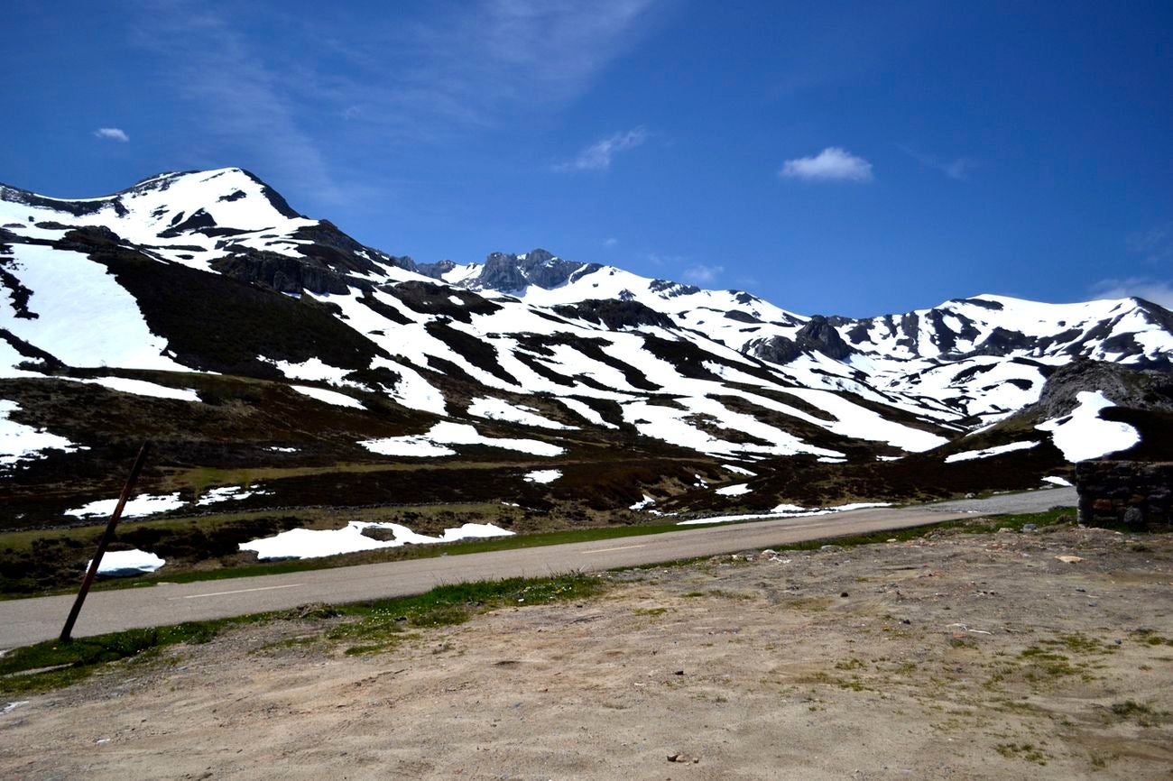 La nieve se mantiene en las montañas de la provincia y garantiza el suministro de agua a los pantanos en las próximas semanas | Hasta 30 hectómetros cúbicos podrían encontrarse en estas zonas