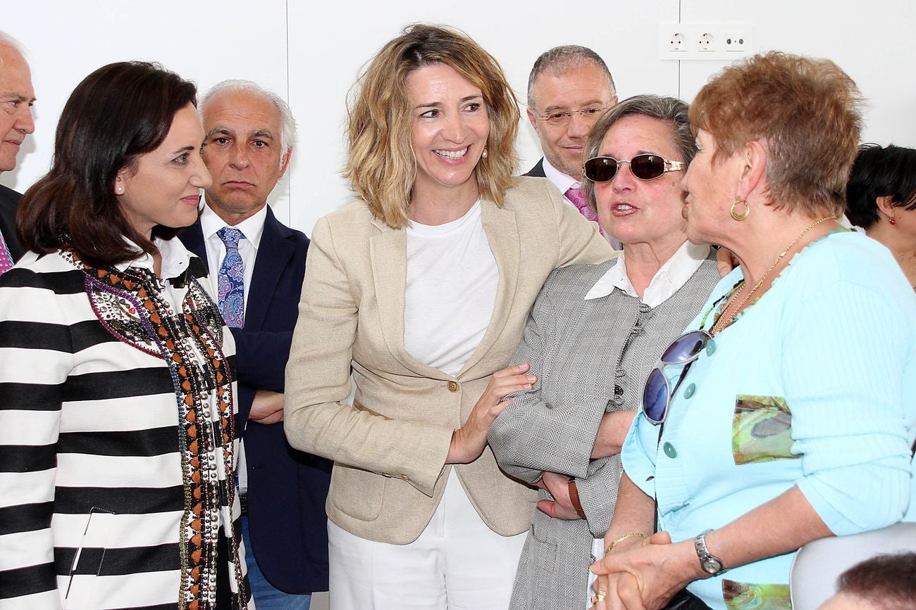 La consejera de Familia e Igualdad de Oportunidades, Alicia García, visita el nuevo Centro de Día de Día de Santa María del Páramo