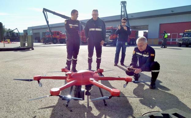 Imagen de uno de los drones utilizados por la UME.