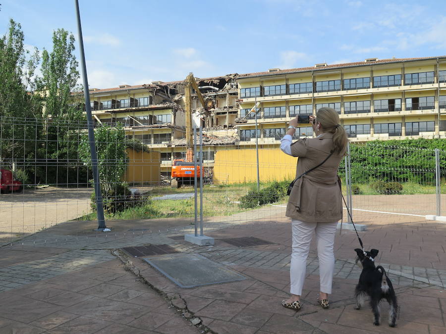 Fotos: Curiosos en las obras de demolición de San Marcos