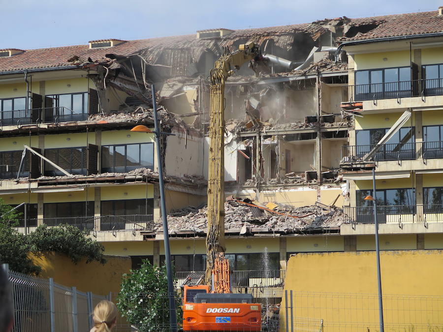 Fotos: Curiosos en las obras de demolición de San Marcos