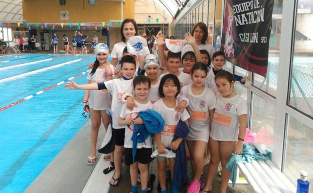 Las nadadoras de Casa León llegan con buen ritmo en la Liga Intersociedades de natación