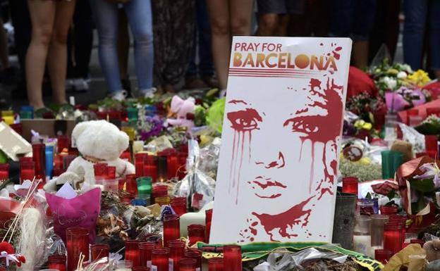 Un homenaje ciudadano a las víctimas del atentado de Las Ramblas del año pasado.