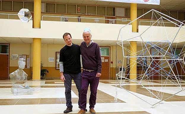 David Iturregui y José Manuel Dugo presentan 'Pleroma Cuántico' en el Hall Transformado