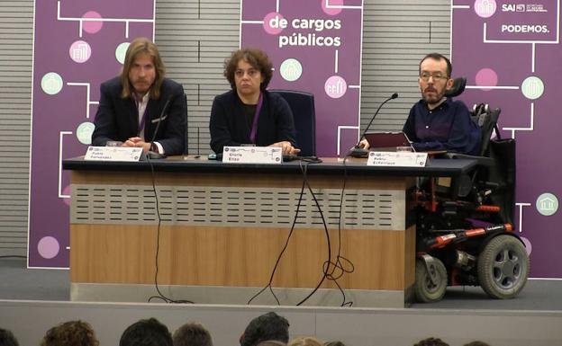 Pablo Fernández, Gloria Elizo y Pablo Eqchenique, durante las jornadas.