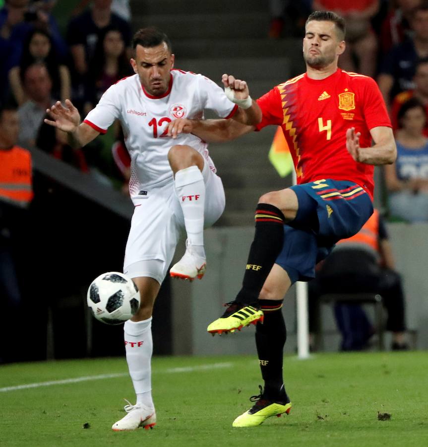 Un tanto de Iago Aspas en la recta final del choque sirvió para que España se adjudicase la victoria en el Krasnodar Stadium, tras un partido en el que 'La Roja' sufrió más de lo previsto ante la selección africana.