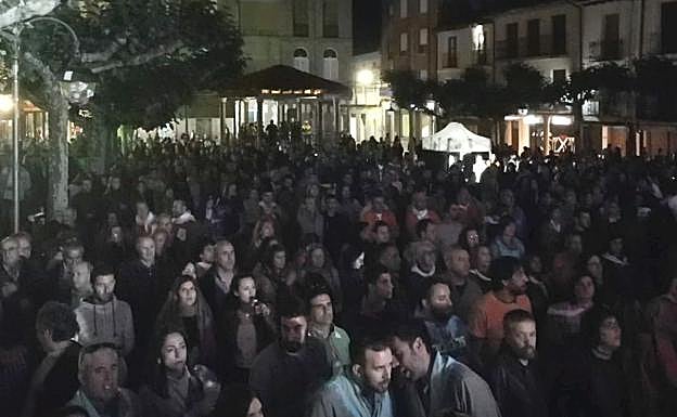 Miles de personas corearon los temas de Celtas Cortos .