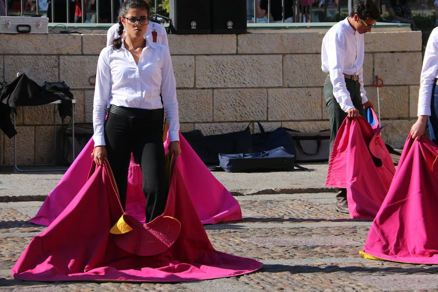 Fotos: Espectáculo de futuros toreros