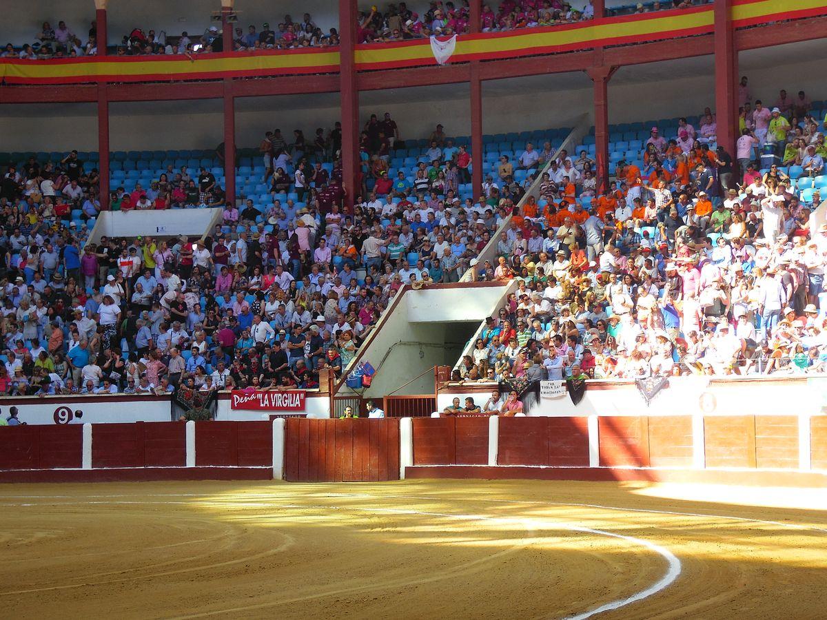 Fotos: Hermoso de Mendoza, Padilla y El Fandi triunfan en León