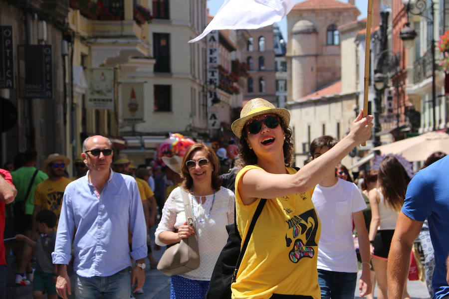 Fotos: Las peñas encienden San Juan y San Pedro