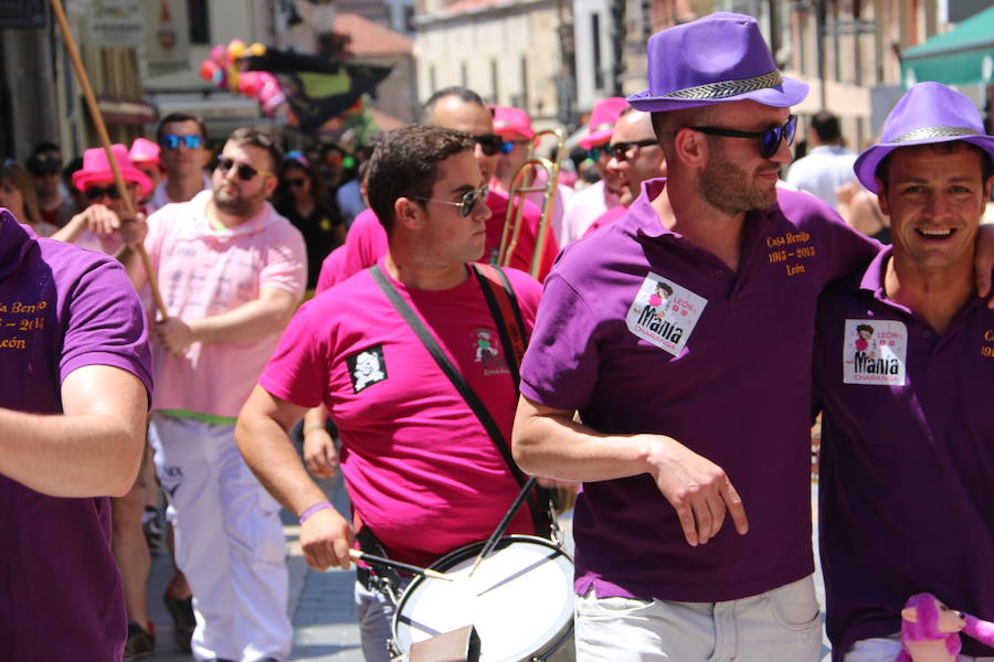 Fotos: Las peñas encienden San Juan y San Pedro