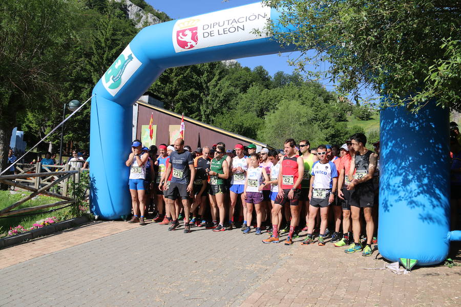 Primera prueba de la Copa Diputación de Trail 2018 que se celebra en el entrono de la localidad de Valporquero adentrandose en la cueva para recorrerla durante 400mts