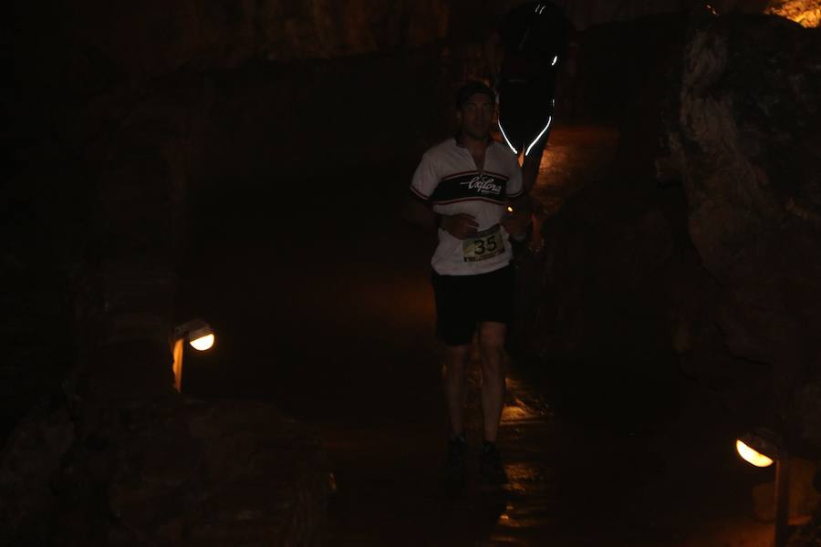 Primera prueba de la Copa Diputación de Trail 2018 que se celebra en el entrono de la localidad de Valporquero adentrandose en la cueva para recorrerla durante 400mts