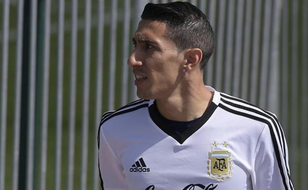 Di María en la concentración de Argentina