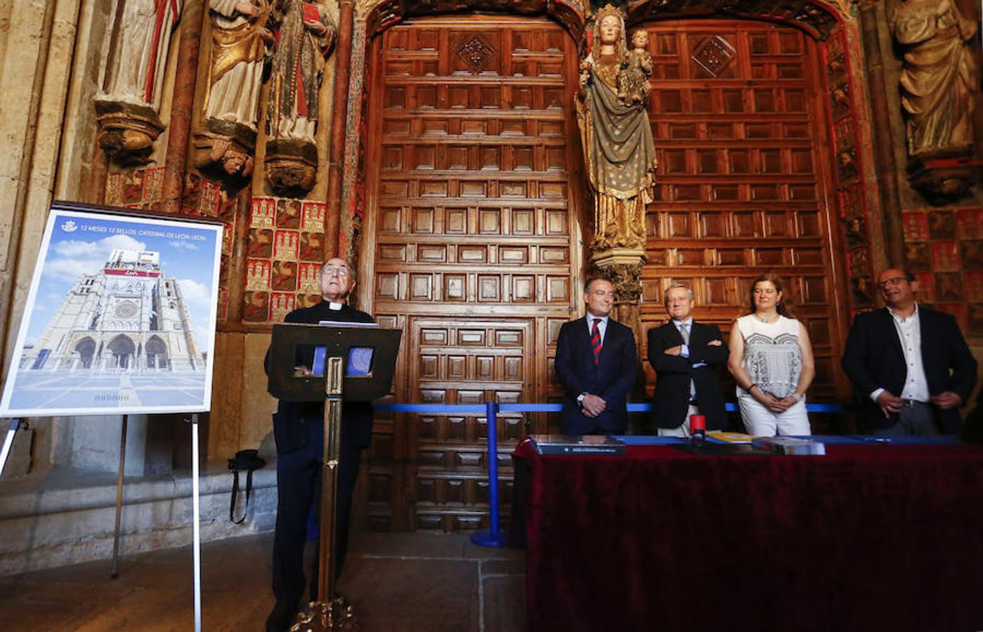 Fotos: Presentación del nuevo sello de Correos dedicado a León