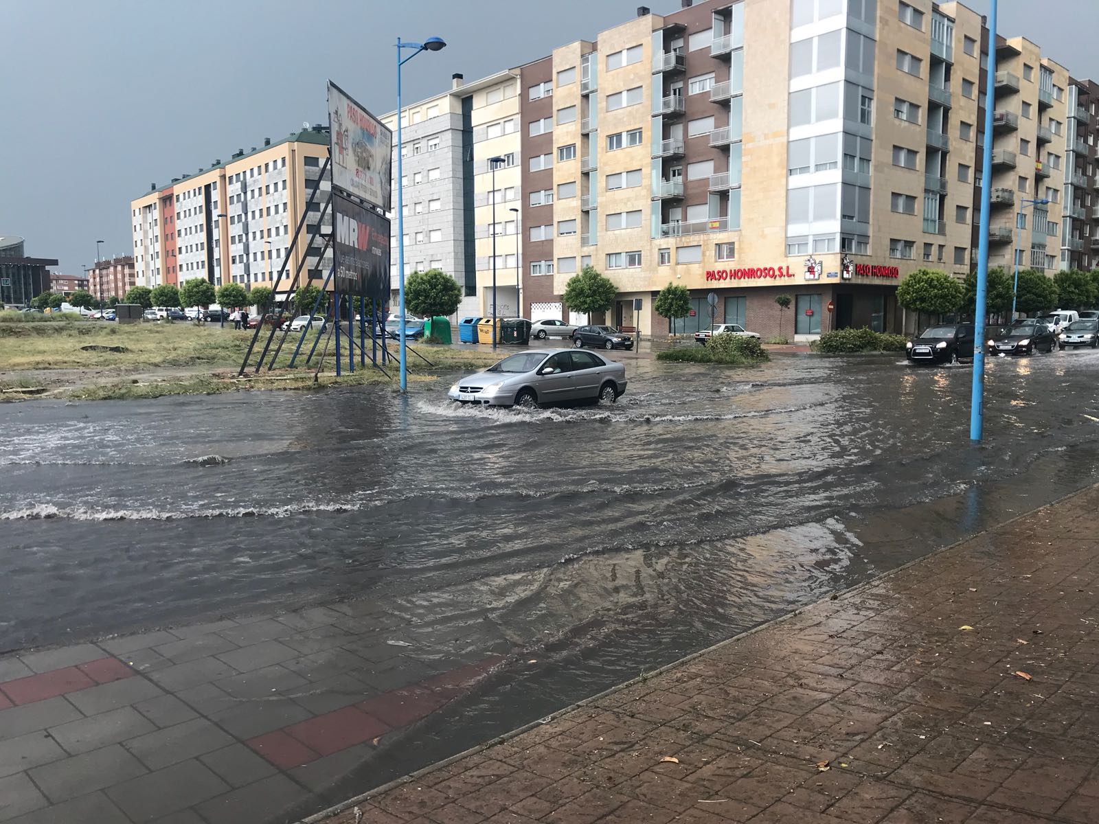 Fotos: Una gran tormenta sorprende a León y a su alfoz