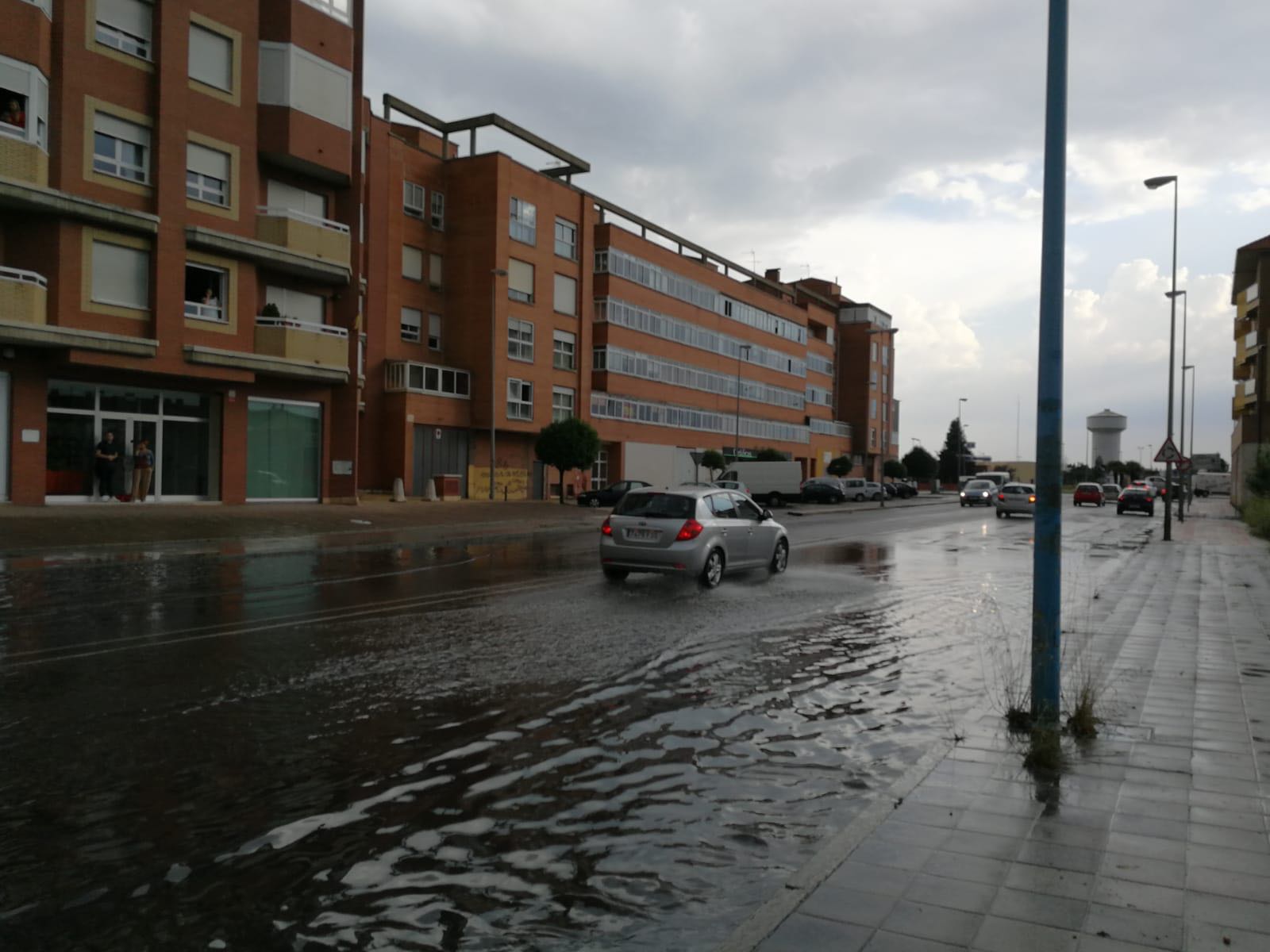 Fotos: Una gran tormenta sorprende a León y a su alfoz